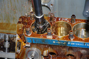 BHJ R Model honing torque plate in use